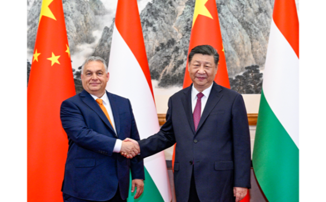 习近平会见匈牙利总理欧尔班